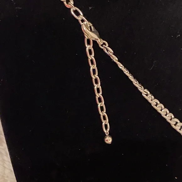Gold and Silver tone Necklace - Picture 2 of 3